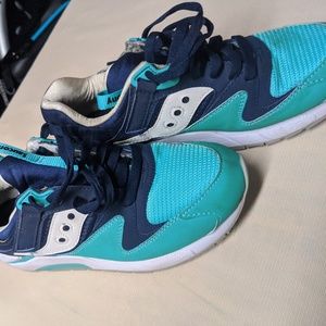 Shoes. Saucony. Grio